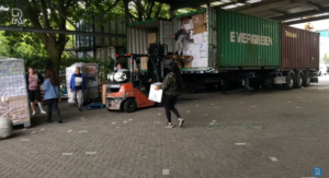 Zeven containers met hulpgoederen voor Beiroet: ‘Het geeft me hoop en troost’